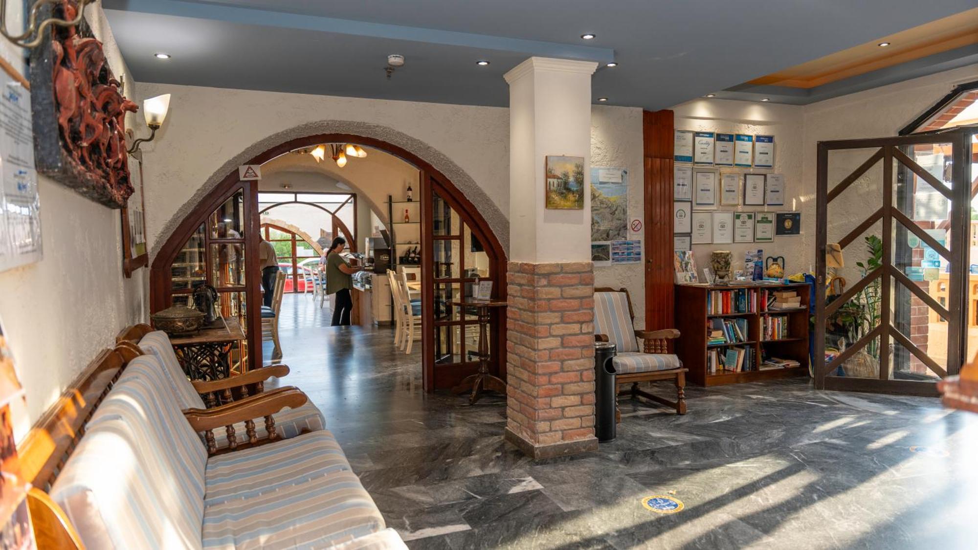 Evina Rooms & Suites Kokkini Hani Екстериор снимка