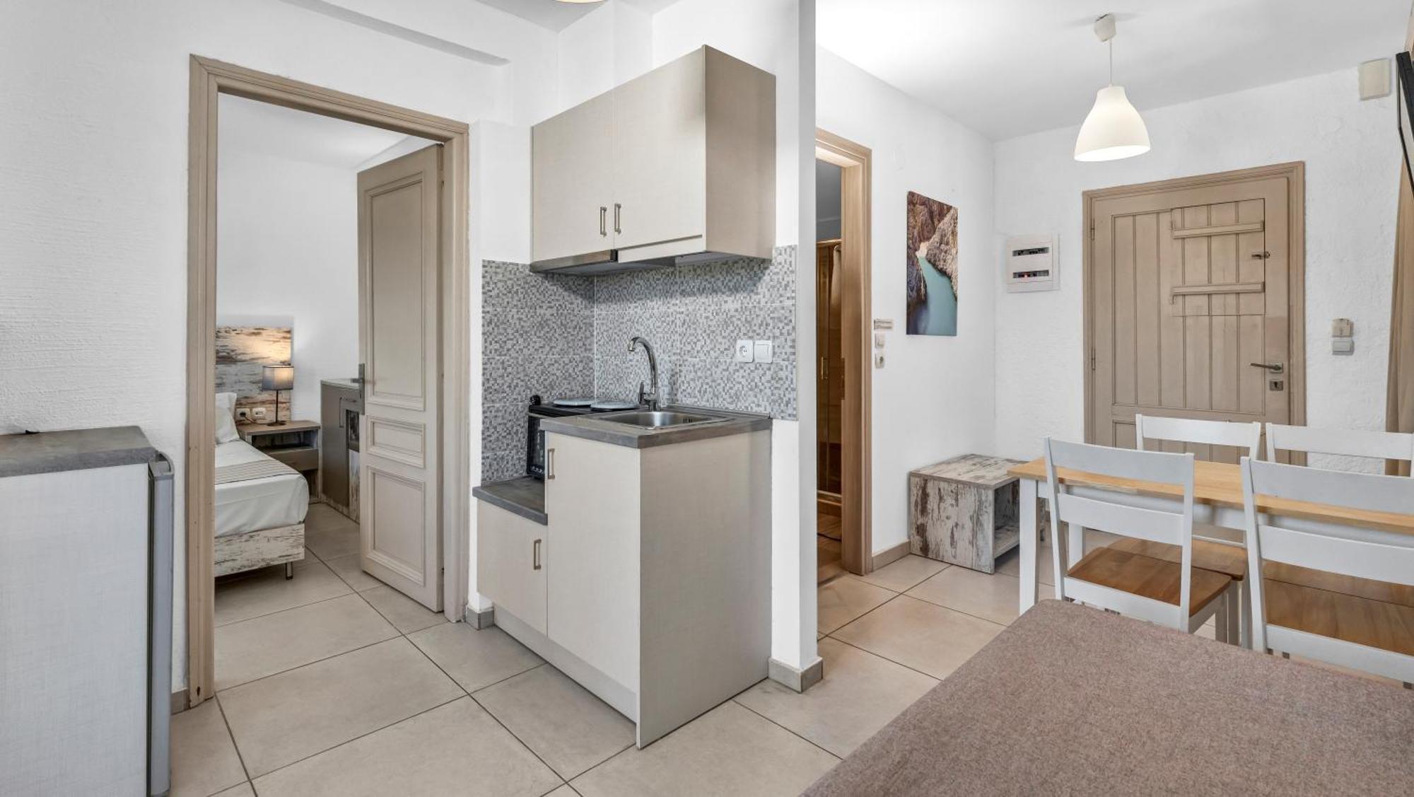 Evina Rooms & Suites Kokkini Hani Екстериор снимка