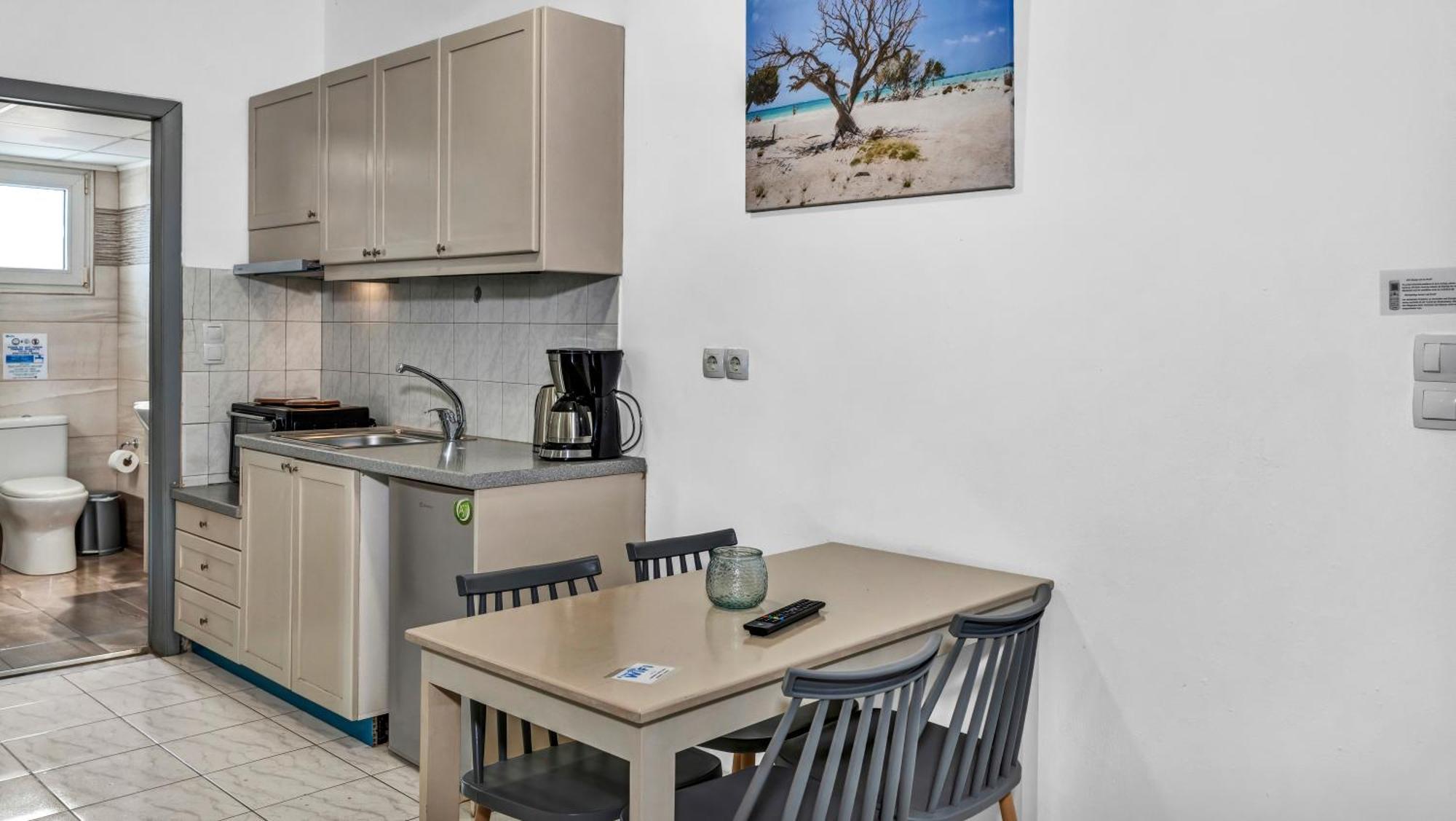 Evina Rooms & Suites Kokkini Hani Екстериор снимка